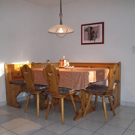 Apartament Ravaisch 22 *